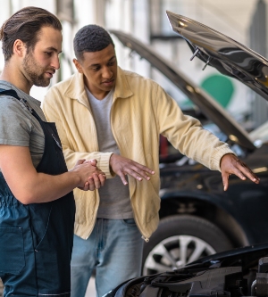 Daños en el coche en un taller, ¿quién cubre la reparación?